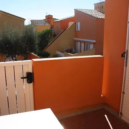 Apartment Comfortable Flat Near The Beach *